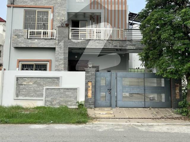 10 Marla House Available For Rent