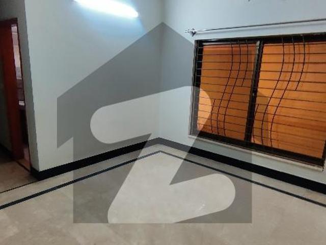 30x60 Upper Portion Available For Rent F 17