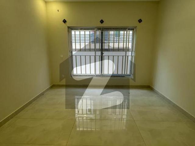 10 Marla House Available For Rent Bahria Enclave
