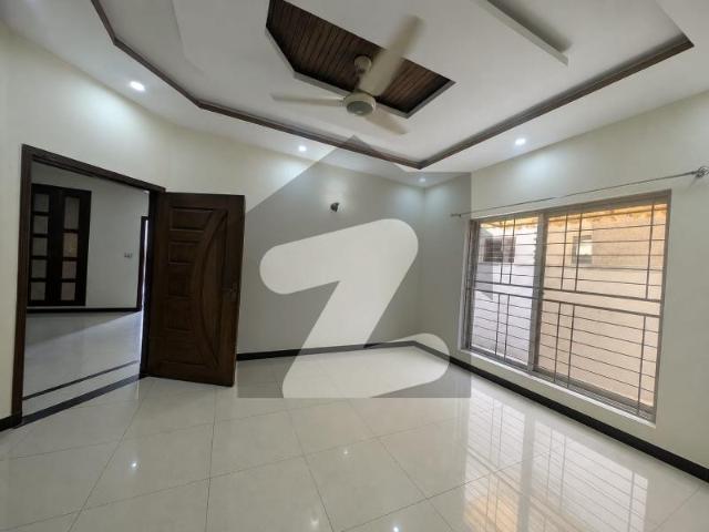10 Marla House Available For Rent Good Location Sui Gass Available Central Park Housing Scheme