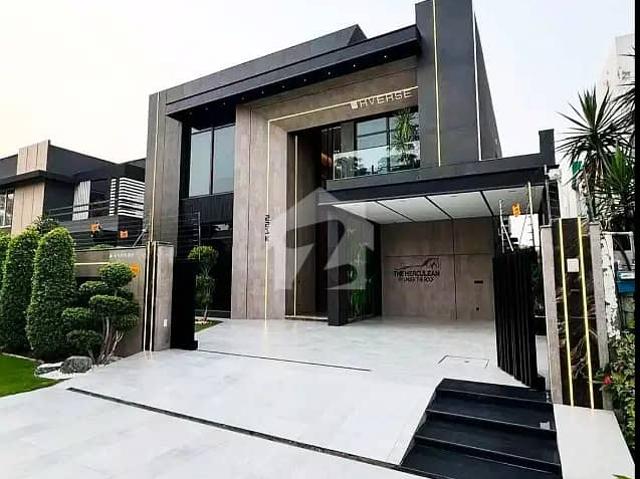 10 Marla House Available For Rent In Janiper Block Sector C Bahria Town Lahore
