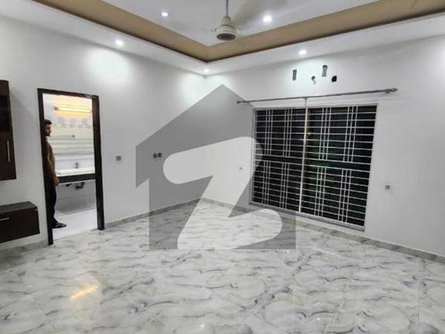 10 Marla House Available For Rent In Rafi Block Sector E Bahria Town Lahore Bahria Town Rafi Block