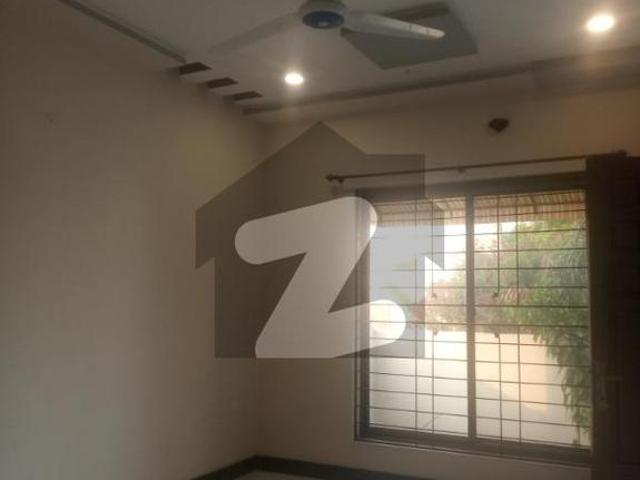 10 marla house available for rent wapda city