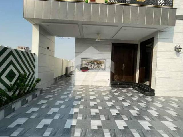 10 Marla House Available For Rent'C Block