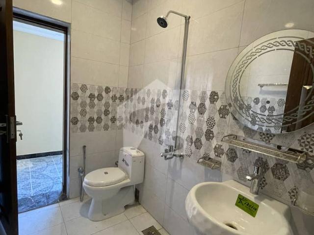 10 Marla House Available for sale