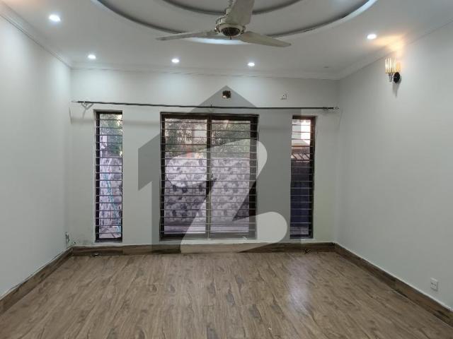 10 Marla House Available For Sale Bahria Town Phase 3