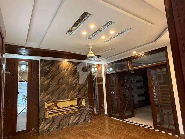 10 Marla House Available For Sale In Jasmine Block Sector C Bahria Town Lahore