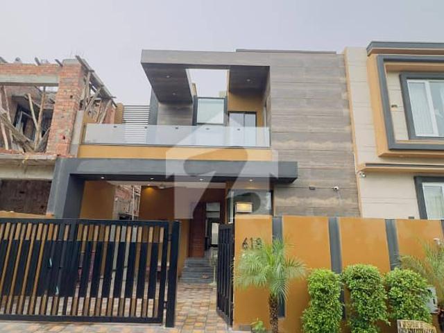 10 Marla House Available For Sale In Lake City Sector M 2 A