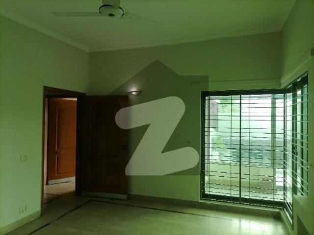 10 Marla House Available For Sale In Punjab Coop Housing Society