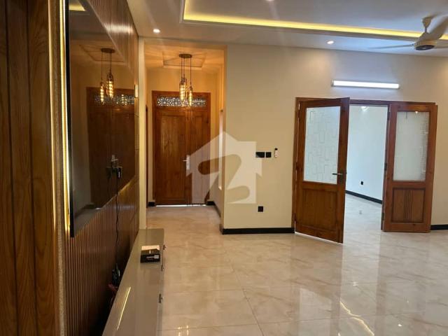 10 Marla House Available For Sale in Top City Reasonable Price