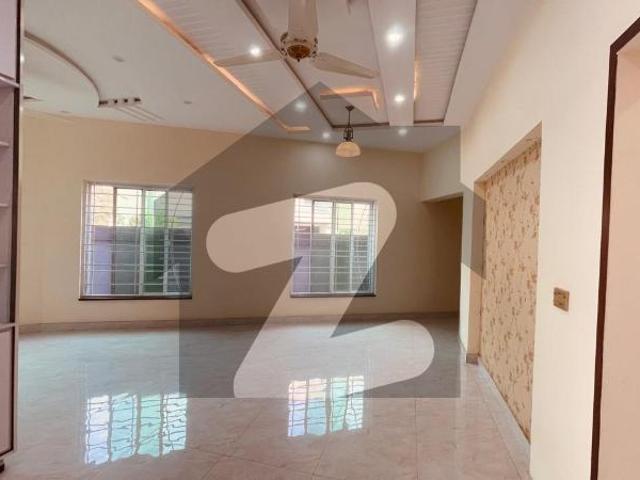 10 Marla House Available For Sale In Tauheed Block Sector F Bahria Town Lahore Bahria Town Tauheed Block