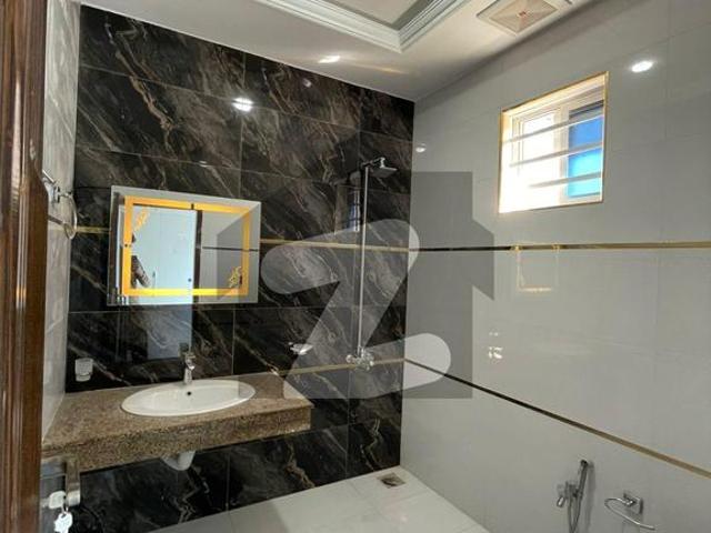 10 Marla House Available for sale Jinnah Gardens Phase 1