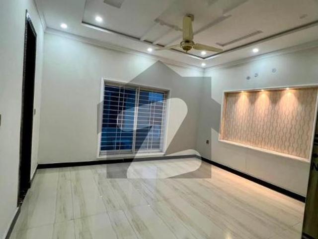 10 Marla House Available For Sale on Investors Rate Central Park Housing Scheme Lahore. Central Park Housing Scheme