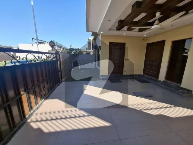 10 Marla House Available For Sale On Prime Location Of Bahria Town