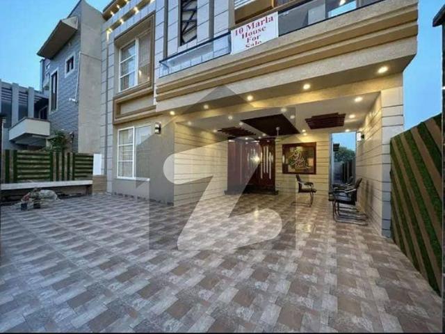 10 Marla House Available In Bahria Town Phase 4 For Sale
