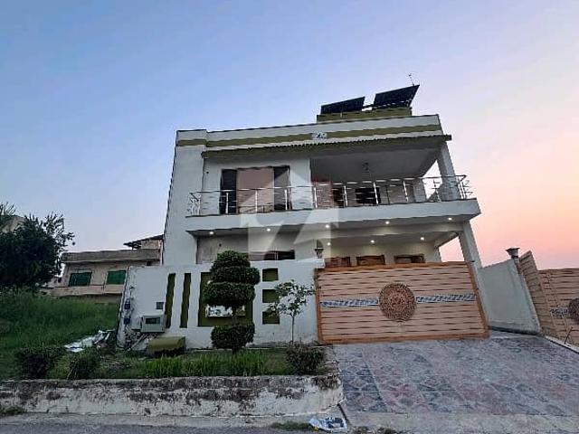 10 Marla House Available In MPCHS Block C For rent