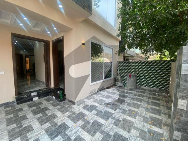 10 Marla House Easy Installments | Hot Deal 3.99 Crore Etihad Town