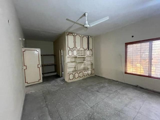 10 Marla House For Office In Main Cantt