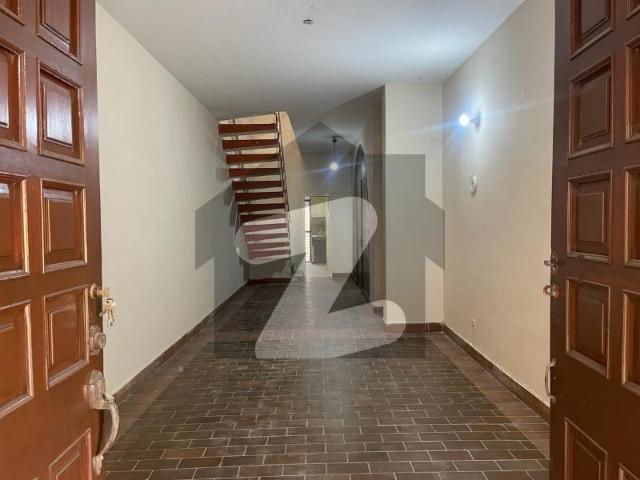 10 Marla House For Office In Main Cantt