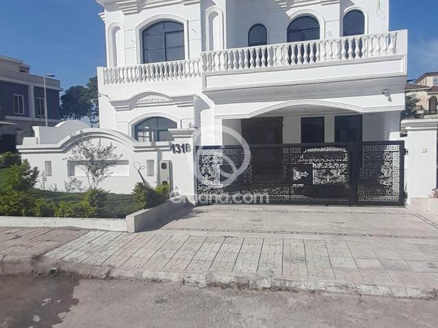 10 Marla house for sale