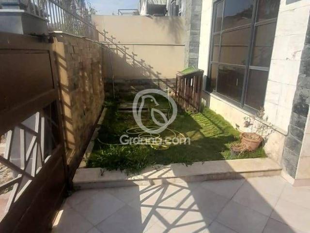 10 Marla house for sale