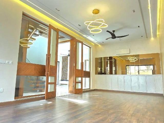 10 Marla house for sale