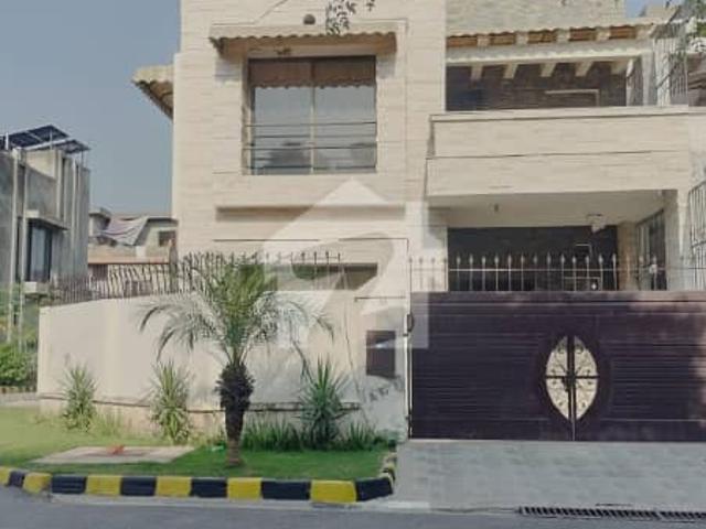 10 Marla House For Sale | 3 Bed 5 Bath | Servant Quarter | Pace Woodlands Lahore