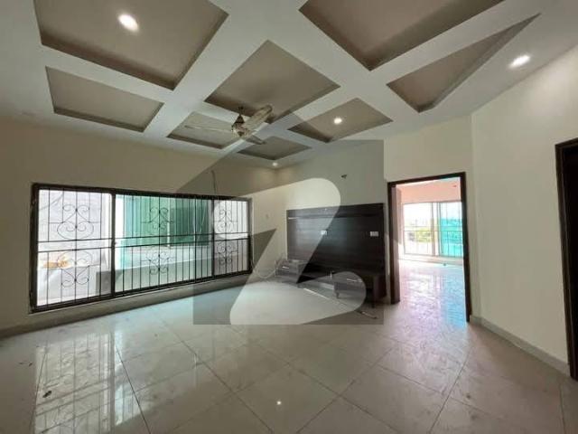 10 Marla House For Sale Wapda Town Phase 2