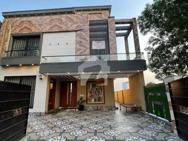 10 marla house for sale at investor rate in bahria town lahore
