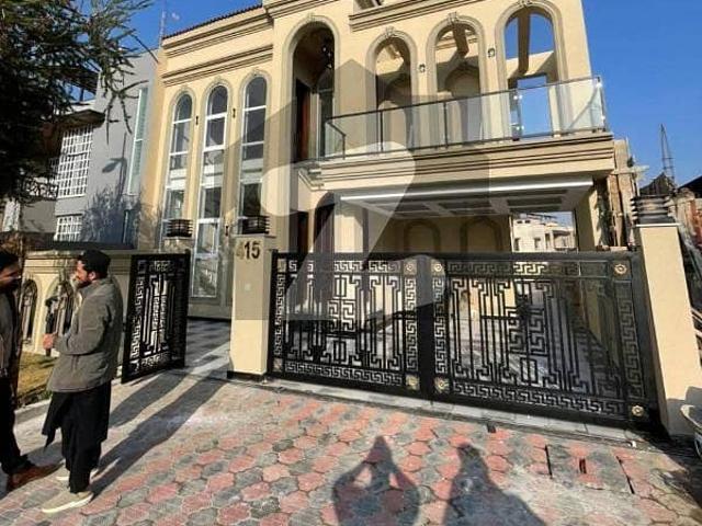 10 Marla House For Sale Available In Top City 1