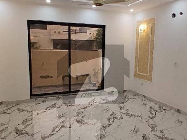 10 Marla House For Sale Ideal Location