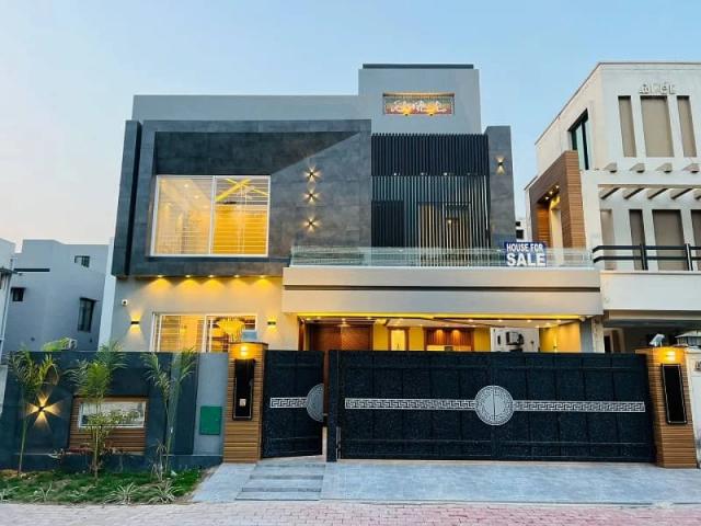 10 Marla House for sale in Bahria Town Lahore Bahria Town ID 90371