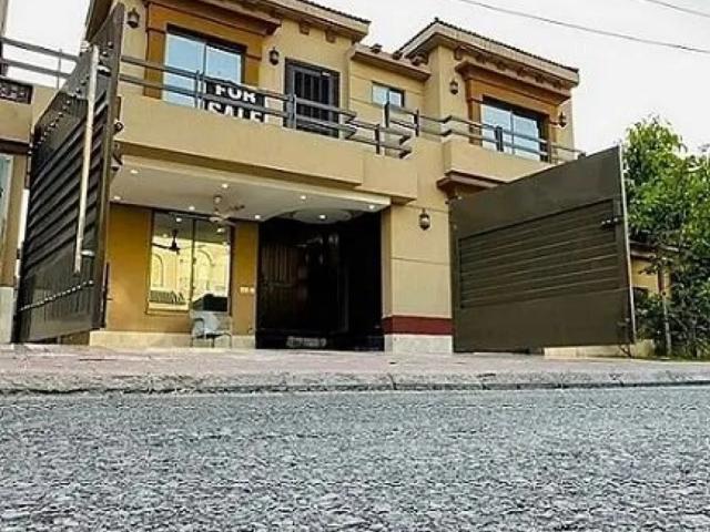 10 Marla House For Sale In Chambelli Block Bahria Town Lahore Bahria Town ID 98459