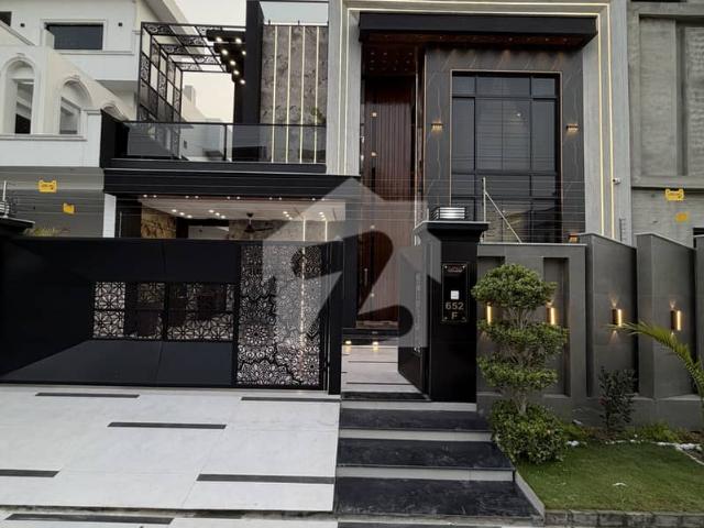 10 Marla House For Sale In F Block Prime Location In Central Park Lahore
