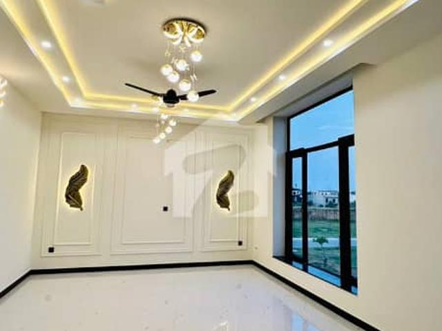 10 Marla House For Sale In Faisal Town Phase 1. B Block