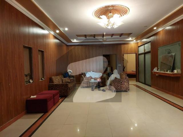 10 Marla House For Sale In Johar Town Gated Area 6 Bed 2 TVL 2 Kitchen 3 Car Parking Space Johar Town
