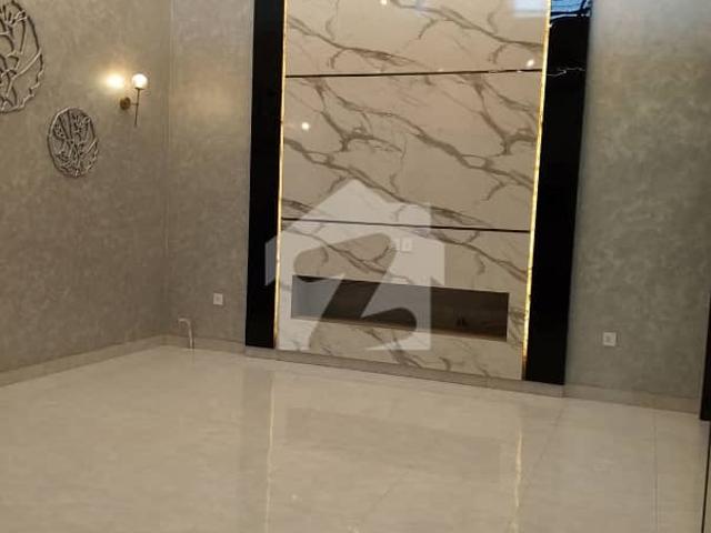 10 Marla House For Sale In Paragon City Lahore