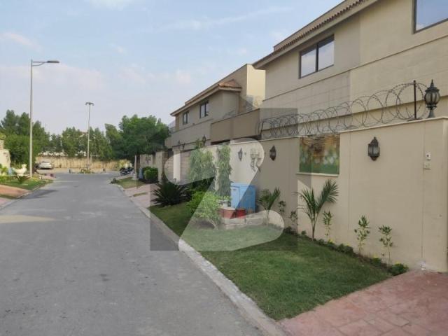 10 Marla House For sale In Pearl City