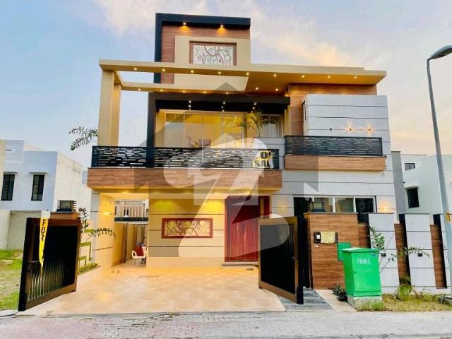 10 Marla House for Sale in Quaid Block Bahria Town Lahore