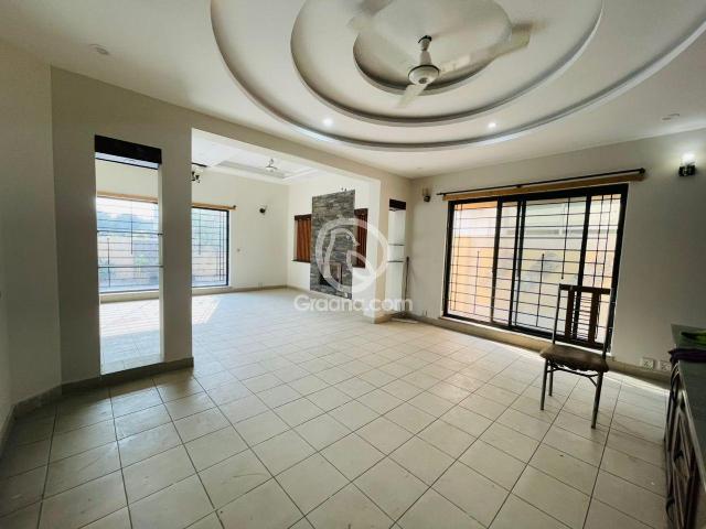 10 Marla House for Rent