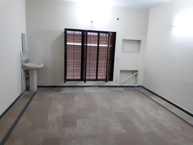 10 Marla House for Rent