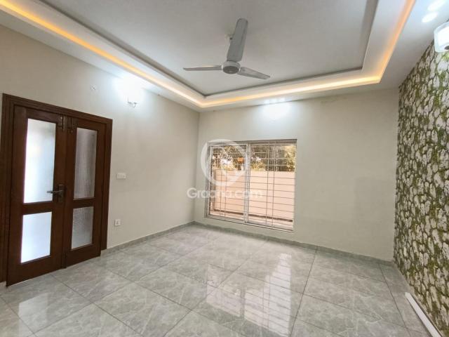 10 Marla House for Rent