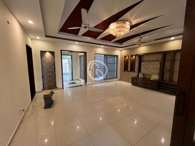 10 Marla House for Rent tile floor new