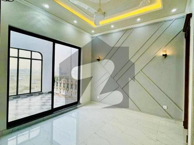 10 Marla House For Rent Top Heighted Location Bahria Town Phase 8