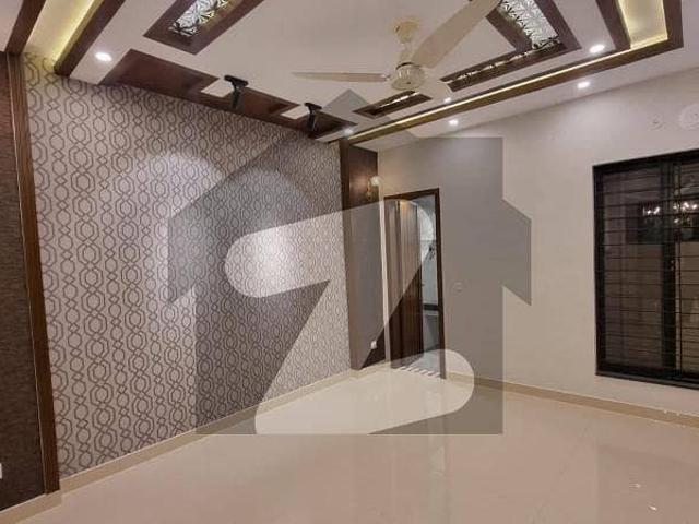 10 Marla House For Rent Bahria Town Lahore