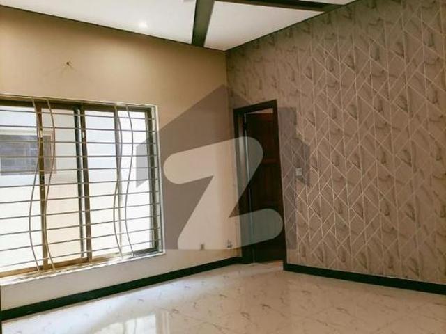 10 Marla House For Rent Bahria Town Phase 8