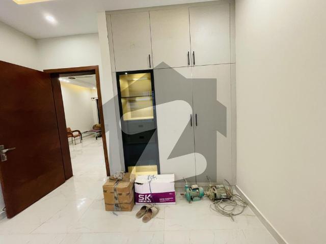 10 marla house for rent Bahria Town Phase 8