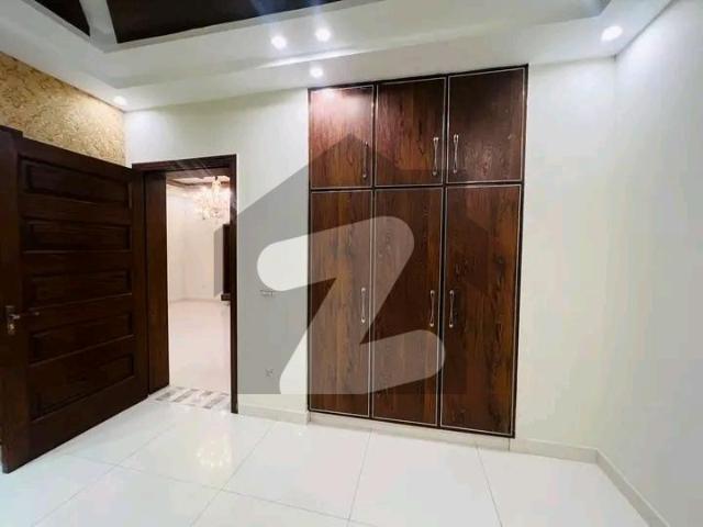 10 Marla House For Rent Bahria Town Phase 8