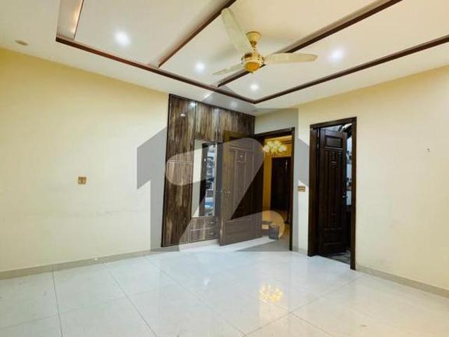 10 Marla House For Rent Beautiful, Spacious and luxury Iqbal Block Bahria Town Lahore Bahria Town Gulbahar Block