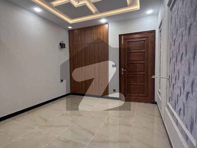 10 Marla House For Rent Ground & Basment Phase 6 Near Icms Colleg Hayatabad Phase 6